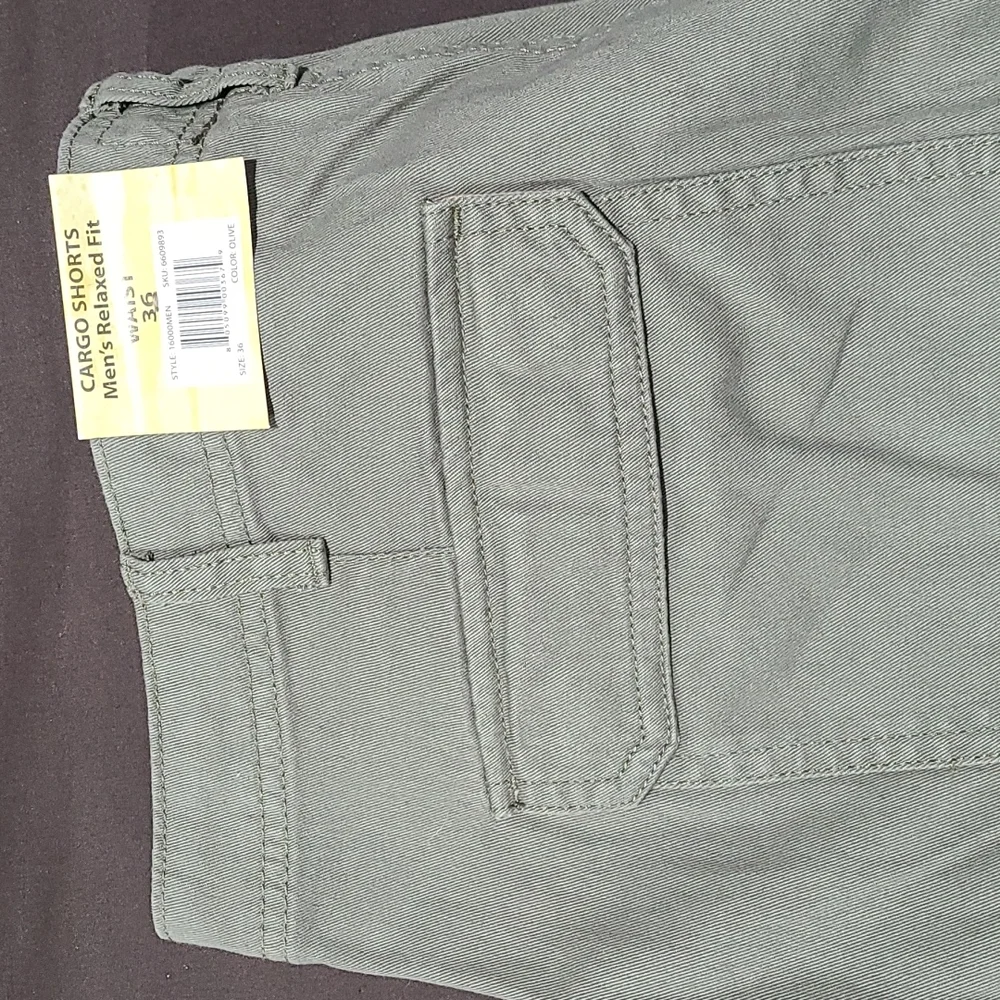 Relaxed Fit Cargo Shorts Size 36 - Olive - New - Picture 1 of 11